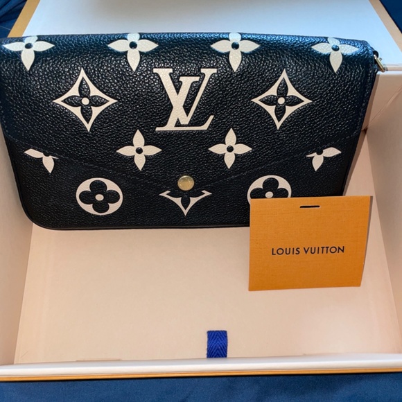 Louis Vuitton - Picture 3 of 4